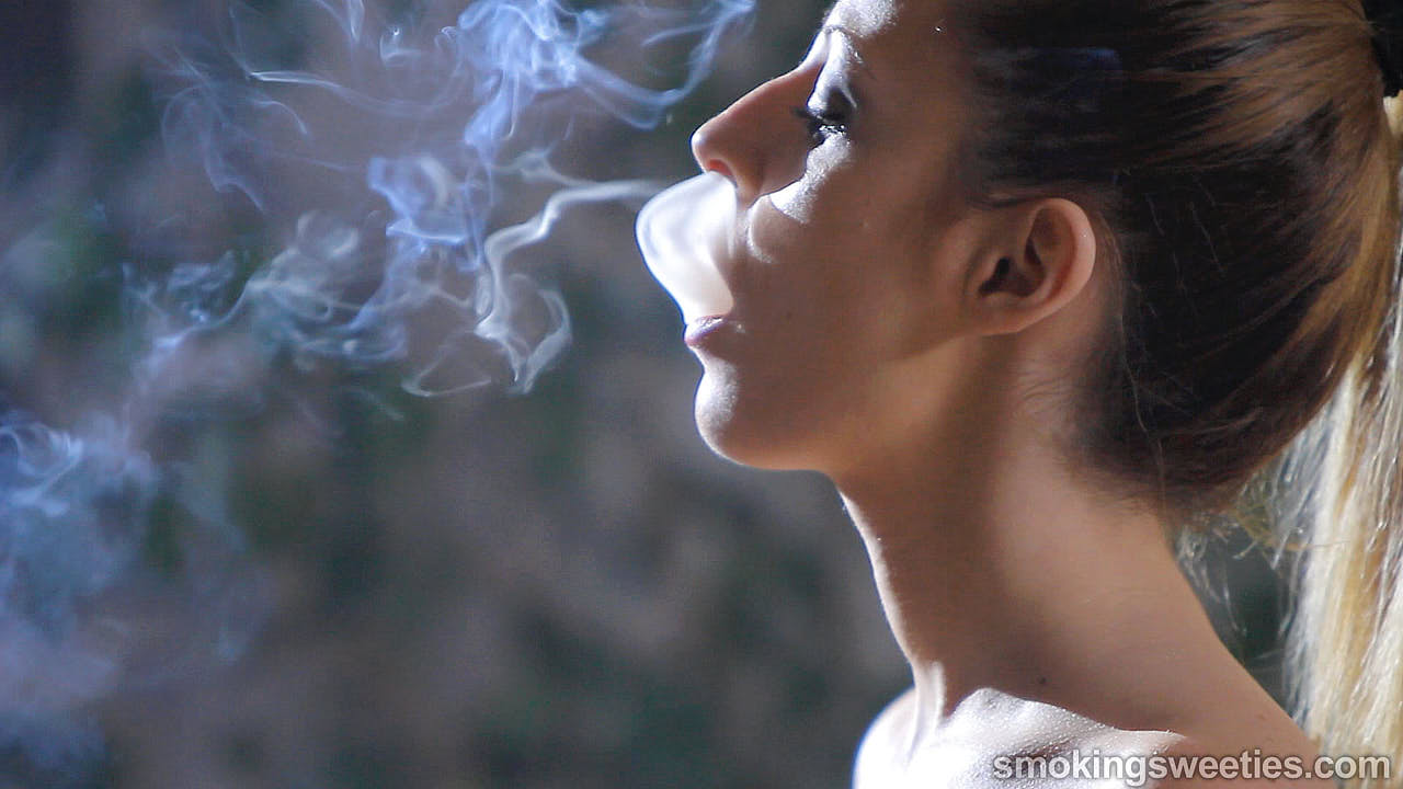 Silvia: the powerful smoking style 2