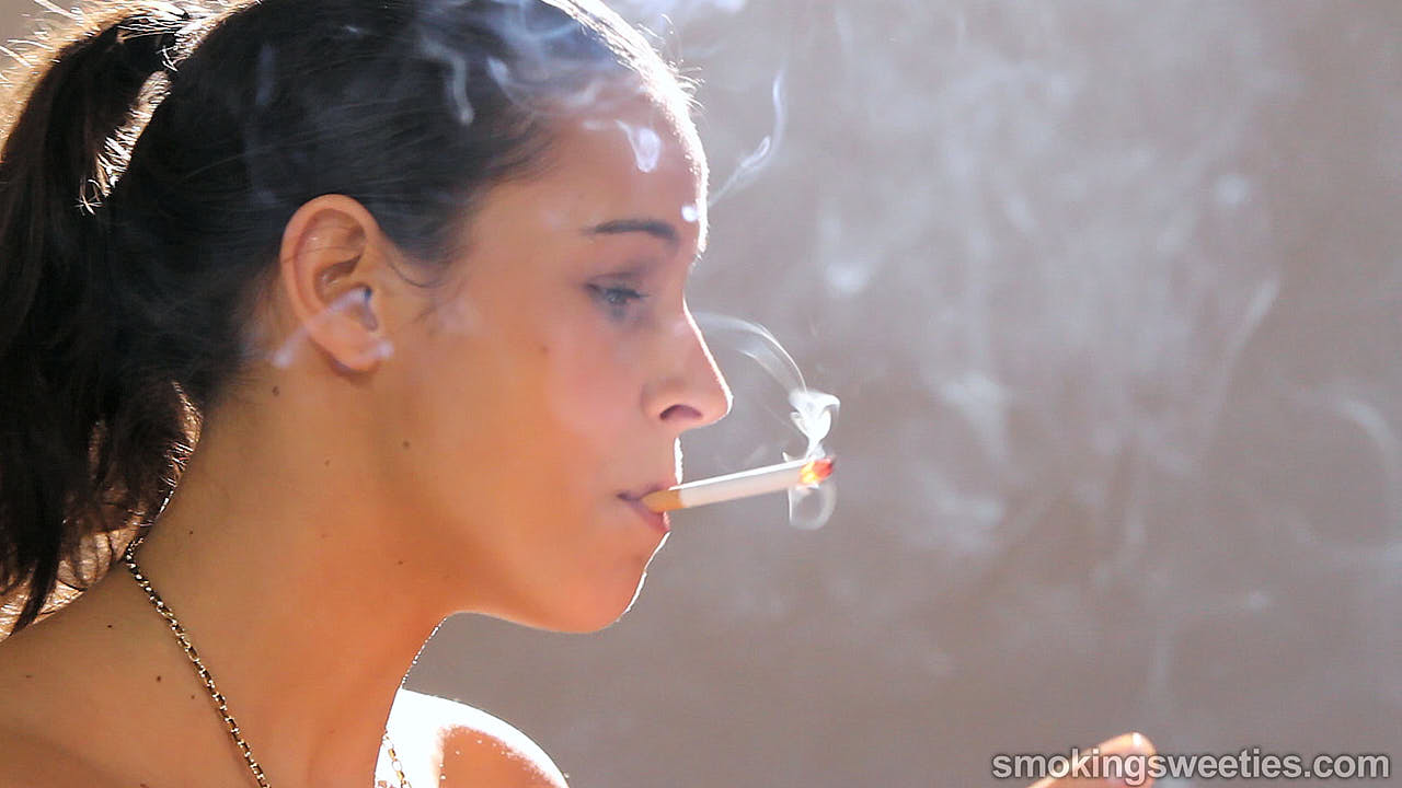 Chain Smoking: Iveta interviews Ajda