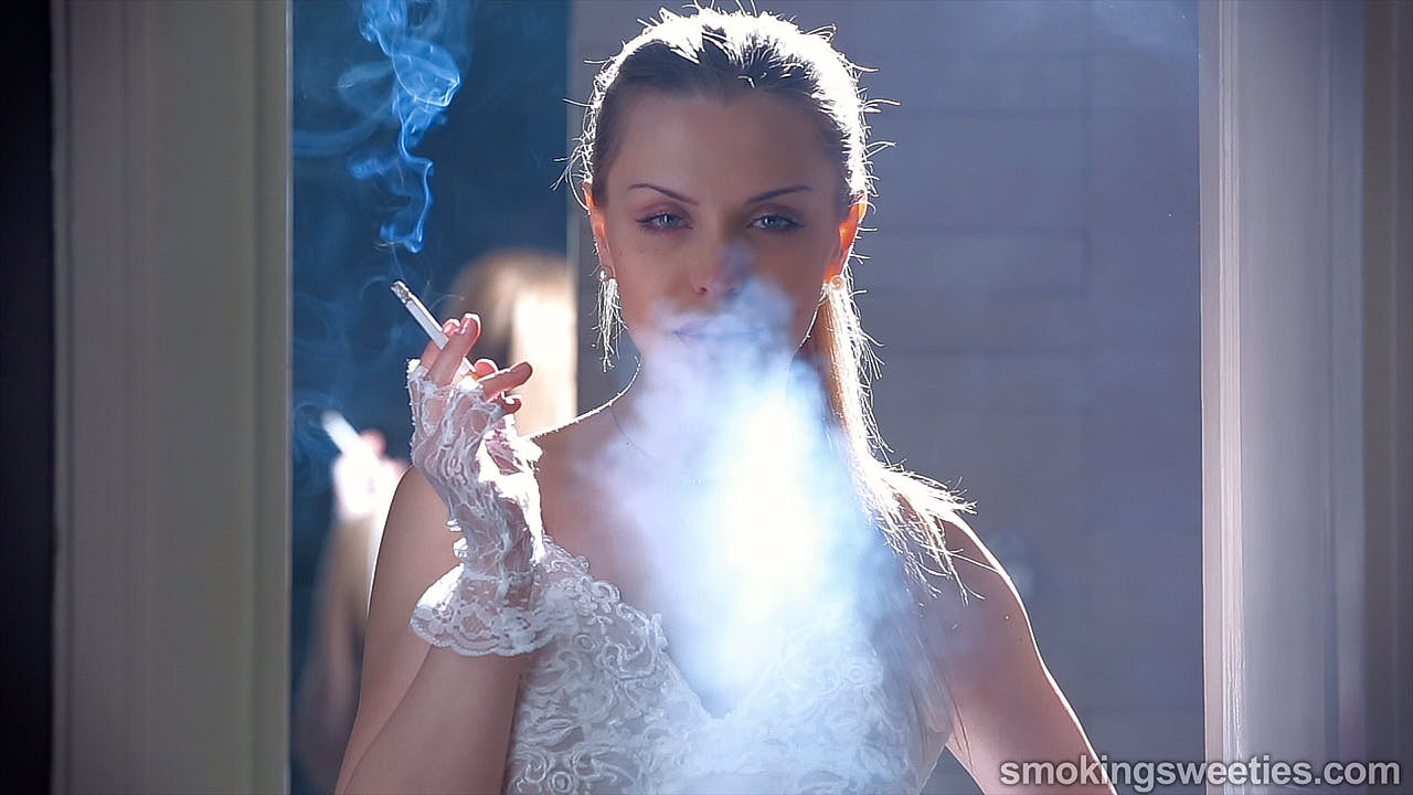 Alexia: Flash Smoking 7 Cigarettes