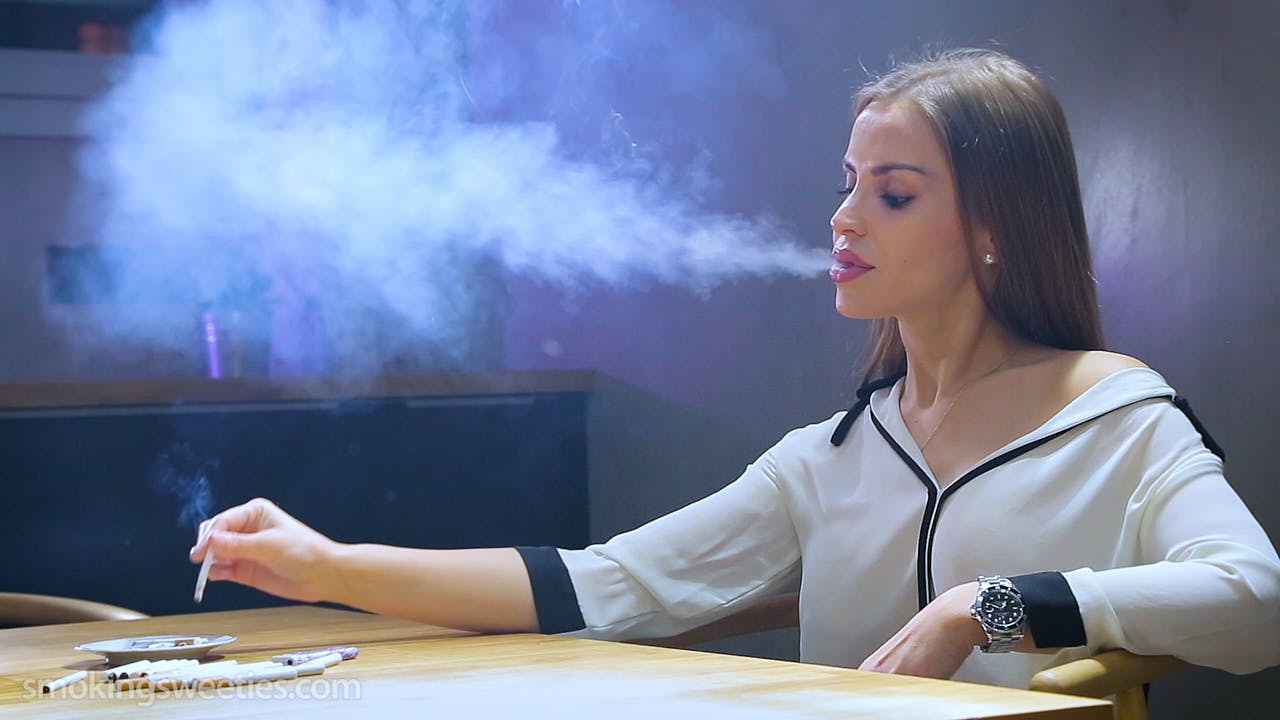 Alexia: Smoking Superstar
