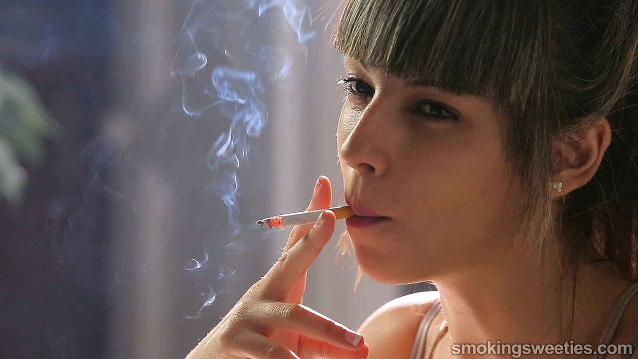 Imane: Smoking Girl