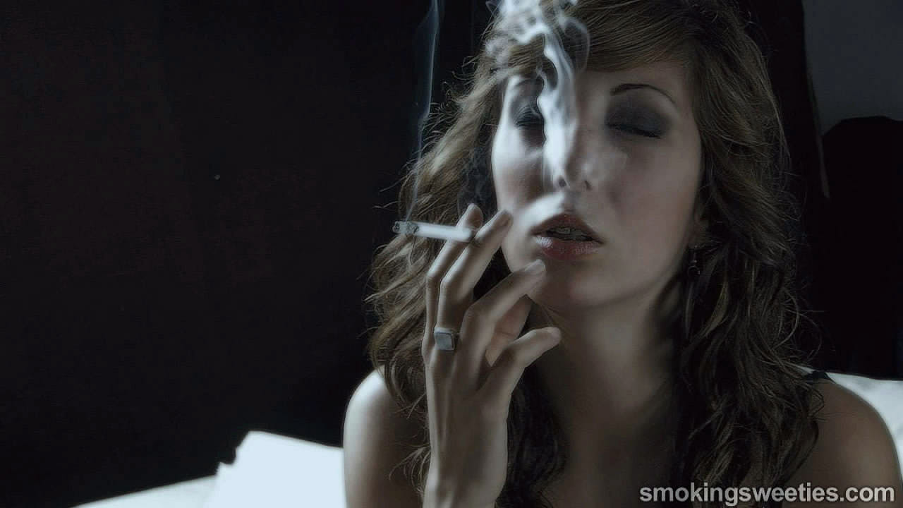 Laura: starlet smokes 5 cigarettes