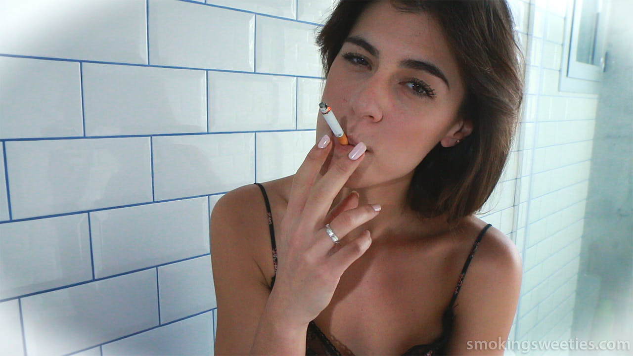 Lorena: Modern Smoking Woman