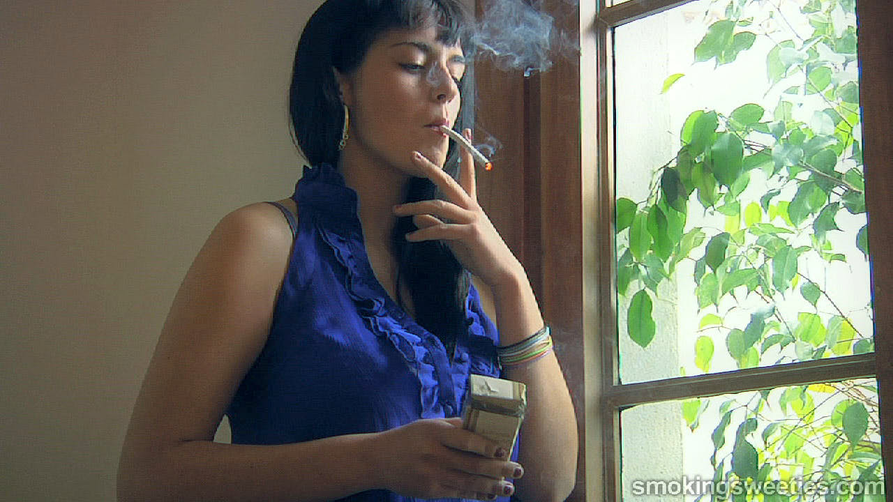Luisa: Smoking  120s