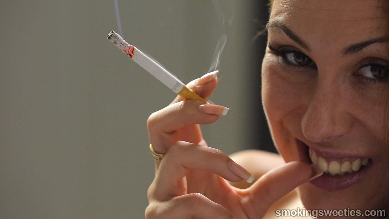 Monnie: Smoking Interview