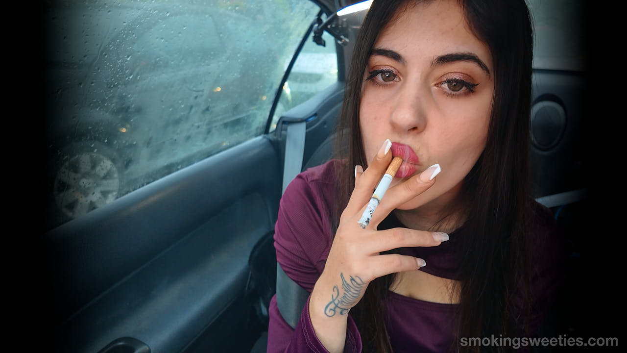 Paula: Afterwork smoking on the car