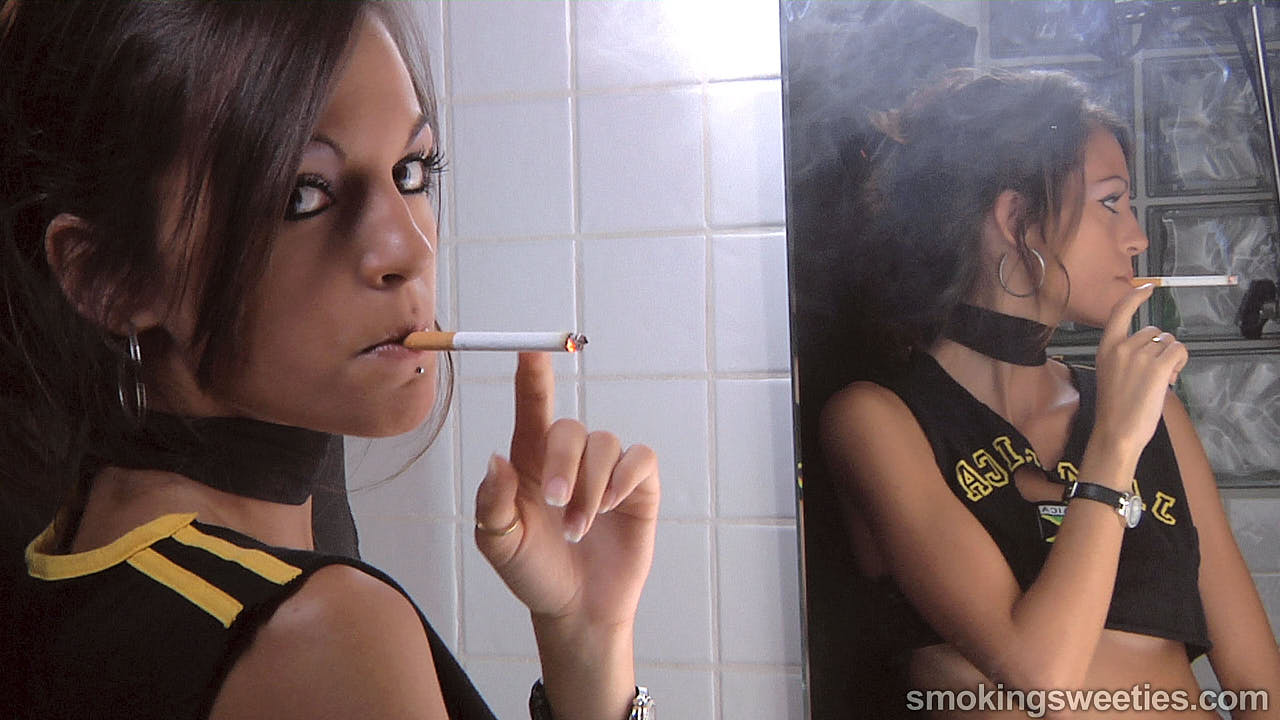 Rosy: Sexy Smoking Model